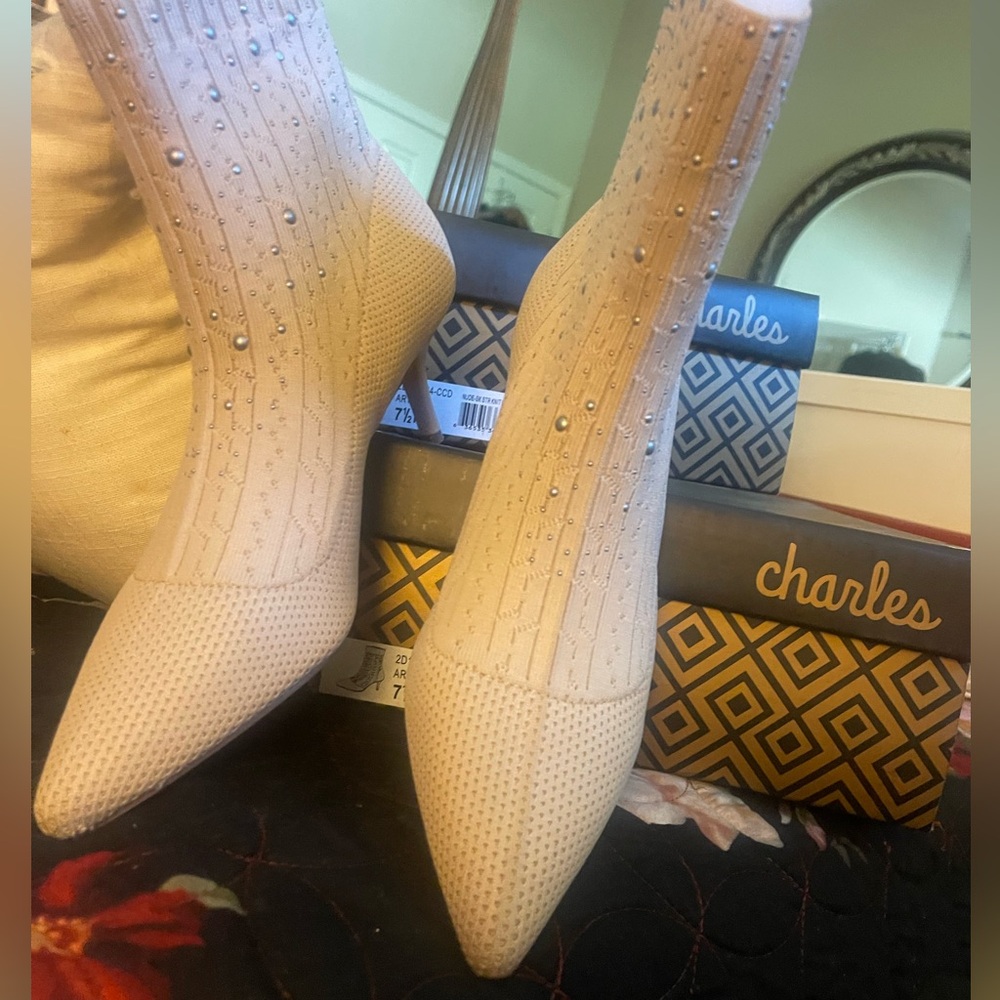 Cream Knit Booties